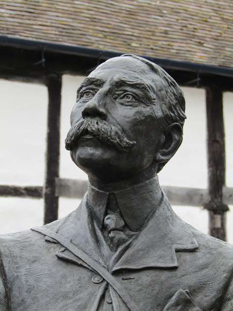Sir Edward Elgar Statue photo